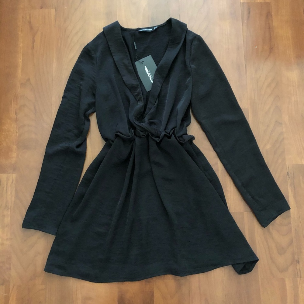 PrettyLittleThing, Satin long sleeve dress